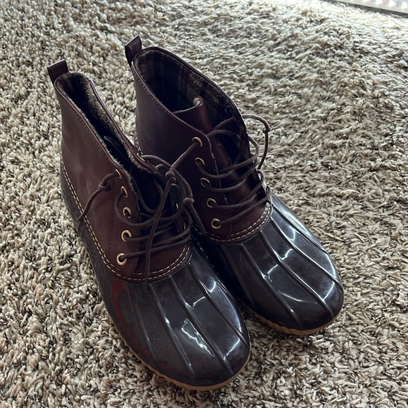 Women’s Duck Boots - Picture 1 of 4